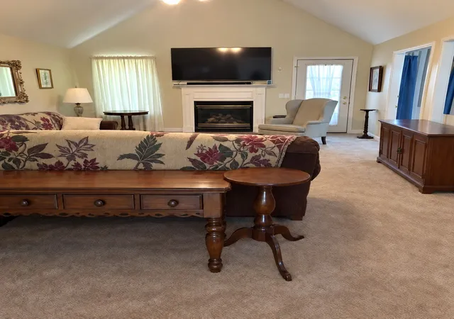 Photo 2 of Single family home for sale at 220 Rollingwood Ct, La Vergne, TN 37086 | MLS# 3602938 | Listing updated on 2026-10-06