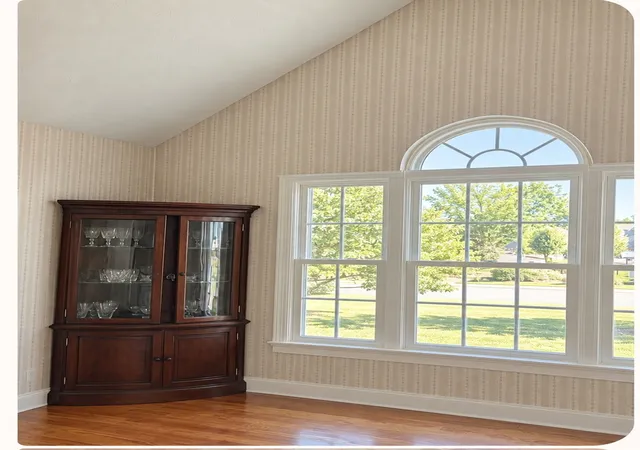 Photo 4 of Single family home for sale at 220 Rollingwood Ct, La Vergne, TN 37086 | MLS# 3602938 | Listing updated on 2026-10-06