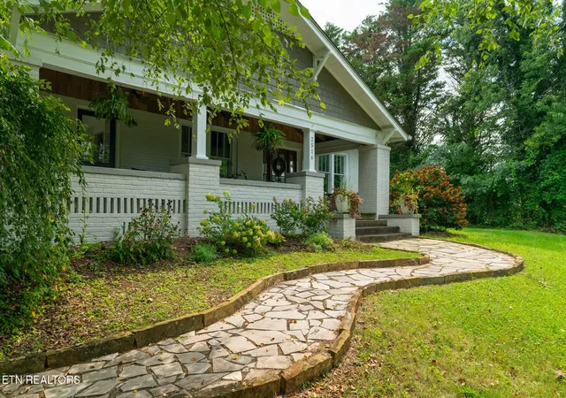 3rd image of 2516 Maple Dr, Knoxville, TN 37918 | MLS# 3510273