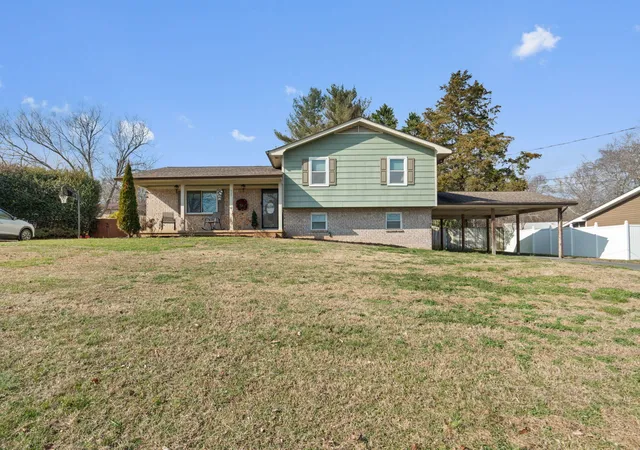 Photo 2 of Single family home for sale at 927 Tri Cir Ne, Cleveland, TN 37312 | MLS# 3510282 | Listing updated on 2026-09-12