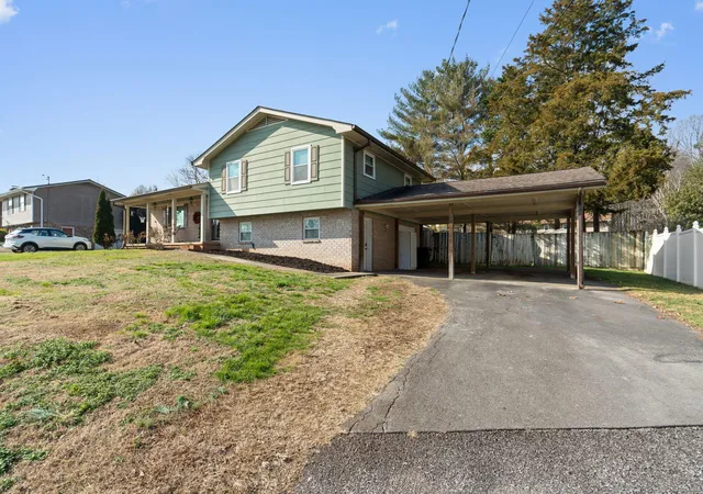 Photo 3 of Single family home for sale at 927 Tri Cir NE, Cleveland, TN 37312 | MLS# 3510282 | Listing updated on 2026-09-12