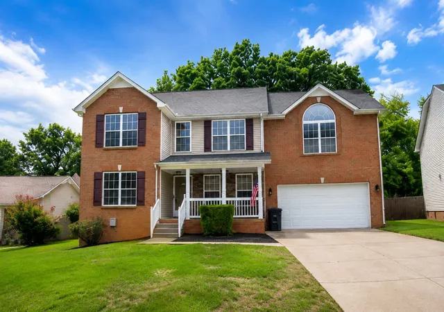 Photo 1 of Single family home for sale at 736 W Accipiter Cir, Clarksville, TN 37043 | MLS# 3529580 | Listing updated on 2026-10-23