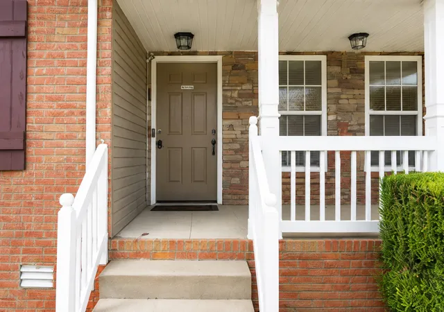 Photo 3 of Single family home for sale at 736 W Accipiter Cir, Clarksville, TN 37043 | MLS# 3529580 | Listing updated on 2026-10-23