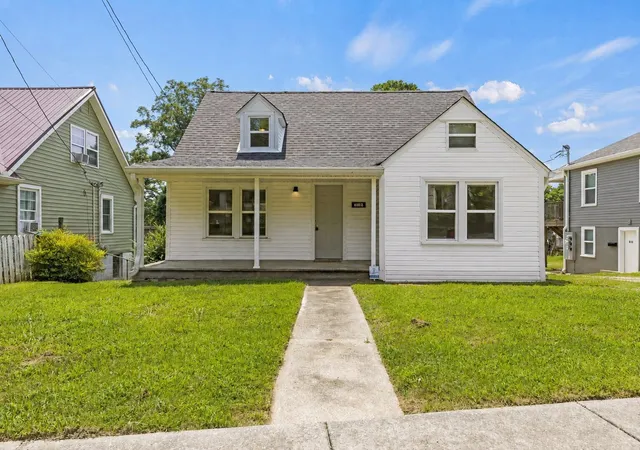 Photo 1 of Single family home for sale at 812 Woodmont Blvd, Clarksville, TN 37040 | MLS# 3510399 | Listing updated on 2026-09-03