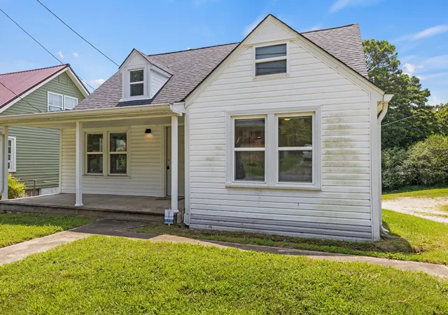 2nd image of 812 Woodmont Blvd, Clarksville, TN 37040 | MLS# 3510399