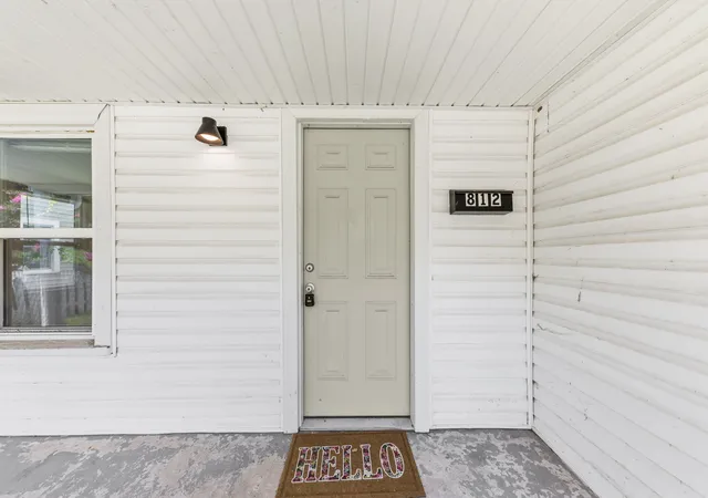 Photo 3 of Single family home for sale at 812 Woodmont Blvd, Clarksville, TN 37040 | MLS# 3510399 | Listing updated on 2026-09-28