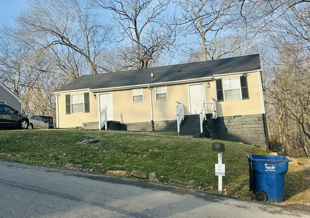 Photo 1 of Multi family home for sale at 924 Woody Hills Dr, Clarksville, TN 37040 | MLS# 3530762 | Listing updated on 2026-09-01