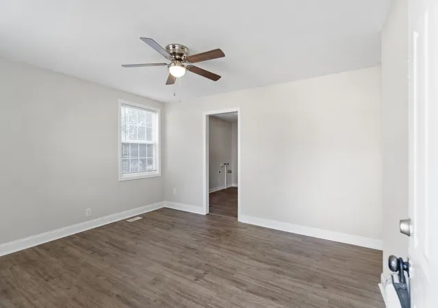 Photo 3 of Multi family home for sale at 924 Woody Hills Dr, Clarksville, TN 37040 | MLS# 3530762 | Listing updated on 2026-09-01