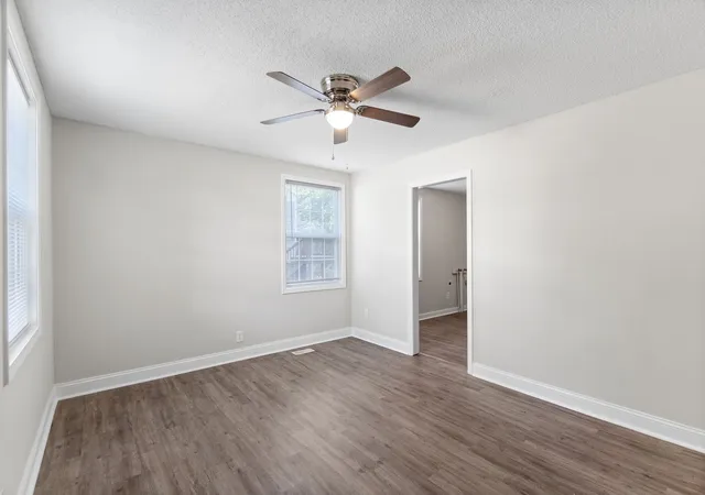 Photo 4 of Multi family home for sale at 924 Woody Hills Dr, Clarksville, TN 37040 | MLS# 3530762 | Listing updated on 2026-09-01