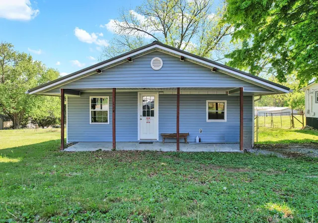 1st image of 114 Chapel Ave, Sweetwater, TN 37874 | MLS# 3510449