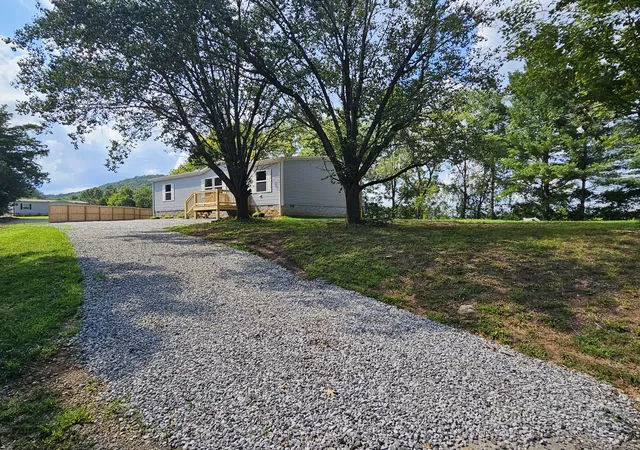 Photo 3 of Manufactured home for sale at 2516 Goodbar Rd, Rock Island, TN 38581 | MLS# 3513162 | Listing updated on 2026-09-28
