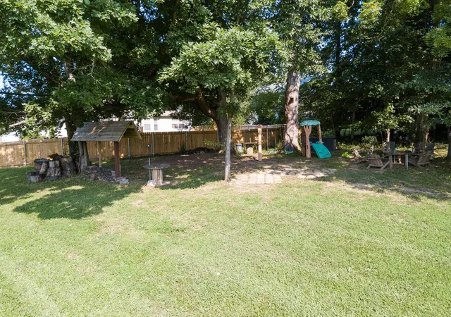 3rd image of 736 Forrest Cove Ct, Clarksville, TN 37040 | MLS# 3512601