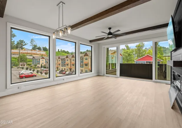 2nd image of 215 Circle Dr #Unit 12, Gatlinburg, TN 37738 | MLS# 3510426