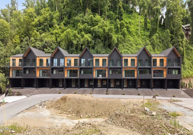 27th image of 215 Circle Dr #Unit 12, Gatlinburg, TN 37738 | MLS# 3510426