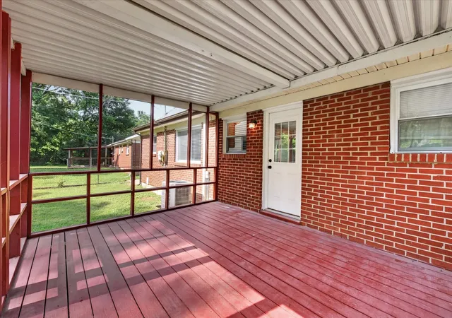 2nd image of 322 Plantation Dr, Clarksville, TN 37042 | MLS# 3520304