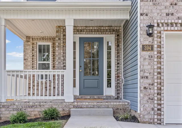 Photo 3 of Single family home for sale at 394 Park Glen Ln, Clarksville, TN 37042 | MLS# 3511110 | Listing updated on 2026-10-24
