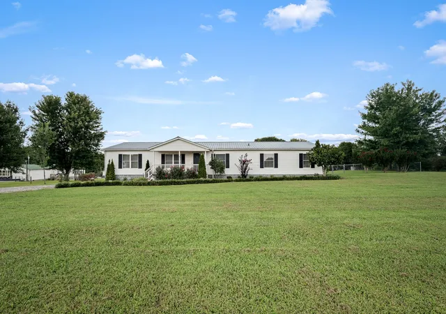 Photo 3 of Manufactured home for sale at 184 Mcgowan Rd, Morrison, TN 37357 | MLS# 3510634 | Listing updated on 2026-08-27