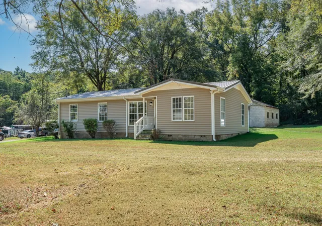 Photo 1 of Single family home for sale at 2027 Mines Rd, Pulaski, TN 38478 | MLS# 3516437 | Listing updated on 2026-09-21