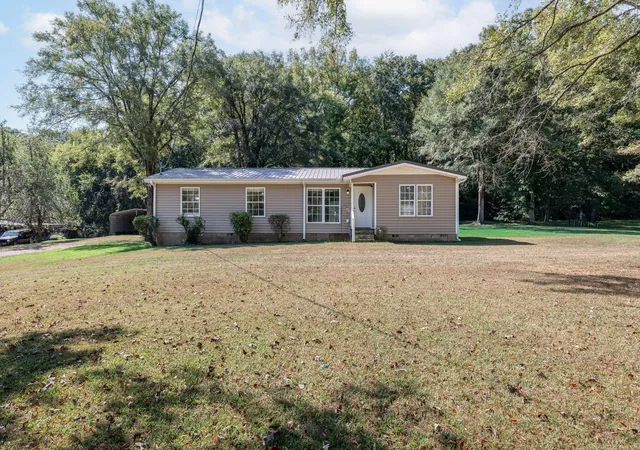 Photo 3 of Single family home for sale at 2027 Mines Rd, Pulaski, TN 38478 | MLS# 3516437 | Listing updated on 2026-09-21
