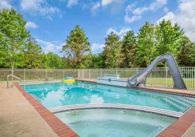 Photo 3 of Single family home for sale at 202 N Clydeton Rd, Waverly, TN 37185 | MLS# 3512792 | Listing updated on 2026-08-21