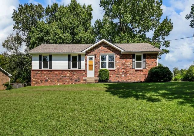 Photo 1 of Single family home for sale at 641 Cleveland Dr, Clarksville, TN 37042 | MLS# 3510622 | Listing updated on 2026-09-13