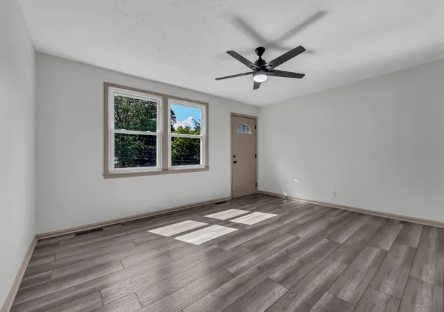 Photo 3 of Single family home for sale at 641 Cleveland Dr, Clarksville, TN 37042 | MLS# 3510622 | Listing updated on 2026-09-13