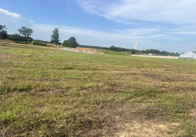 2nd image of 1 Jean Dr, Tullahoma, TN 37388 | MLS# 3511149