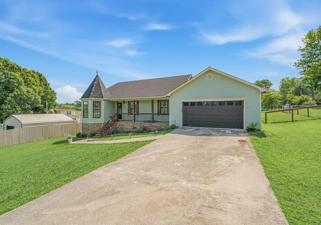 Photo 3 of Single family home for sale at 109 County Rd 152, Riceville, TN 37370 | MLS# 3510594 | Listing updated on 2026-10-07