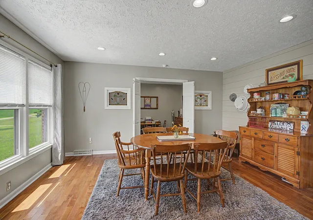 Photo 3 of Single family home for sale at 6730 Pierce Ln, Hopkinsville, KY 42240 | MLS# 3510648 | Listing updated on 2026-09-25