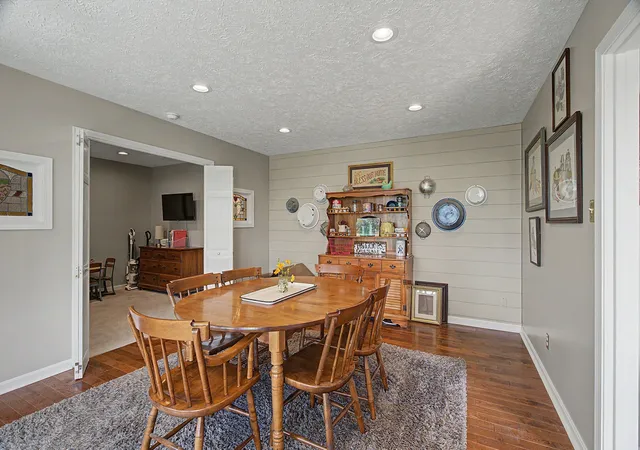 Photo 3 of Single family home for sale at 6730 Pierce Ln, Hopkinsville, KY 42240 | MLS# 3510648 | Listing updated on 2026-09-25