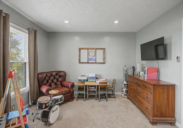 Photo 4 of Single family home for sale at 6730 Pierce Ln, Hopkinsville, KY 42240 | MLS# 3510648 | Listing updated on 2026-09-25
