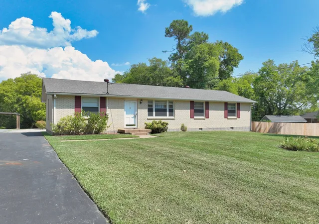 Photo 1 of Single family home for sale at 100 Mcbratney Dr, Hendersonville, TN 37075 | MLS# 3542527 | Listing updated on 2026-09-05