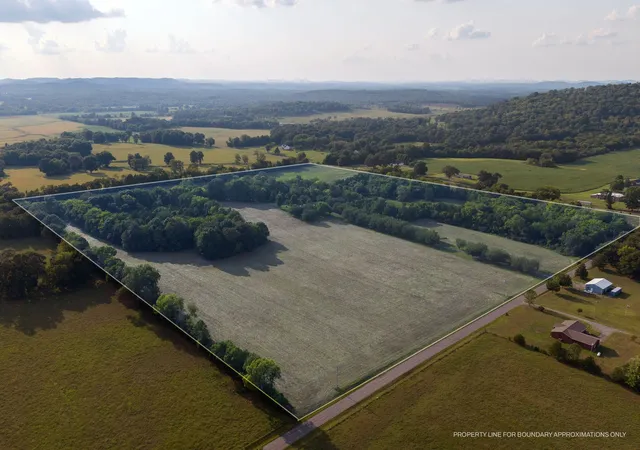 2nd image of 975 Haunt Hollow Rd, Unionville, TN 37180 | MLS# 3516123