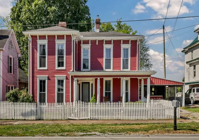 Photo 3 of Single family home for sale at 209 S Main St, Trenton, KY 42286 | MLS# 3529000 | Listing updated on 2026-09-23