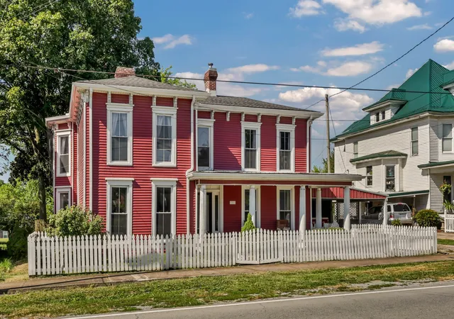 Photo 4 of Single family home for sale at 209 S Main St, Trenton, KY 42286 | MLS# 3529000 | Listing updated on 2026-09-23