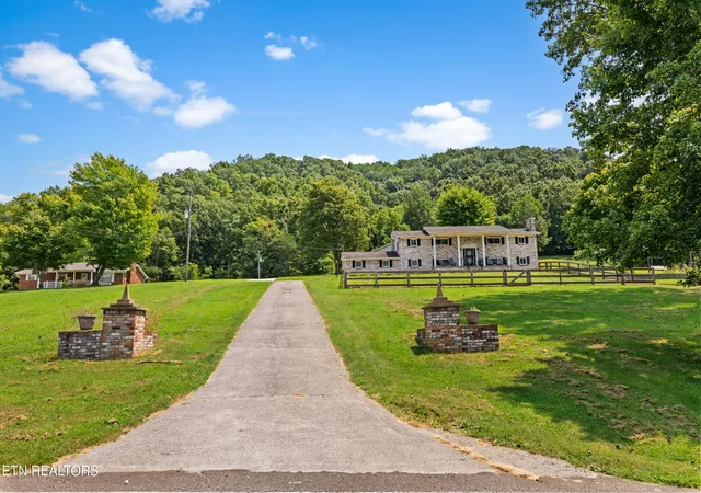 3rd image of 6818 Texas Valley Rd, Knoxville, TN 37938 | MLS# 3510662
