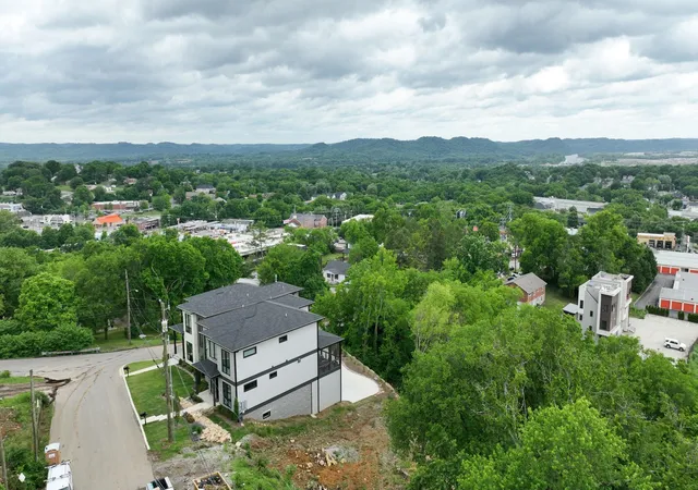 2nd image of 6031 Hill Cir, Nashville, TN 37209 | MLS# 3510737