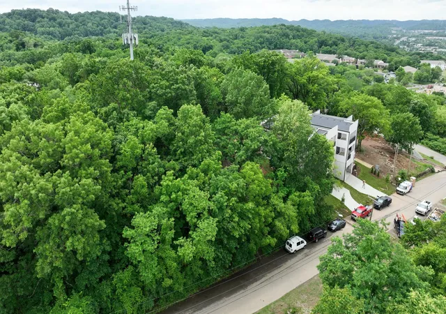 3rd image of 6031 Hill Cir, Nashville, TN 37209 | MLS# 3510737