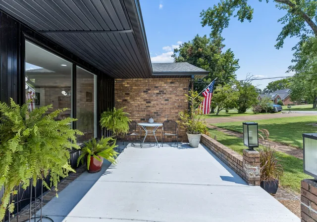 Photo 4 of Single family home for sale at 146 Fairways Dr, Hendersonville, TN 37075 | MLS# 3510733 | Listing updated on 2026-09-24