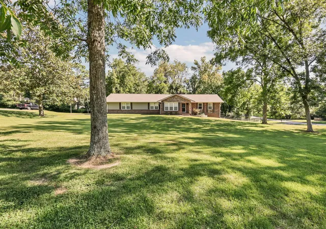 2nd image of 1301 Southern Pkwy, Clarksville, TN 37040 | MLS# 3519267