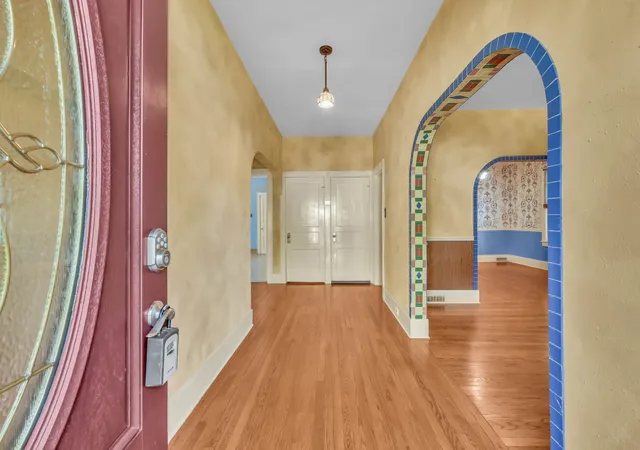 Photo 3 of Single family home for sale at 411 South 11th St, Clarksville, TN 37040 | MLS# 3512974 | Listing updated on 2026-08-20