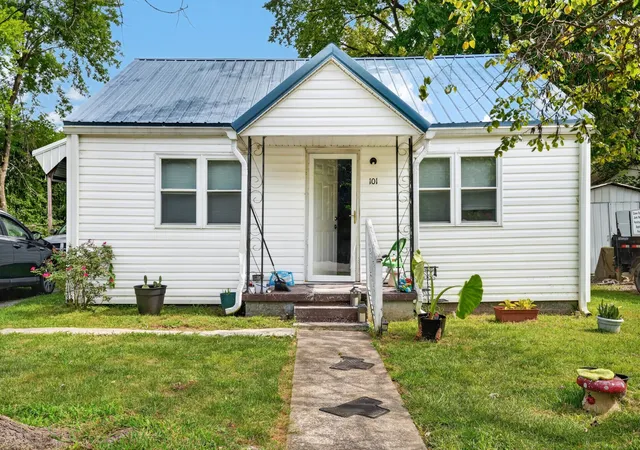1st image of 101 S Legion Cir, Hopkinsville, KY 42240 | MLS# 3510783
