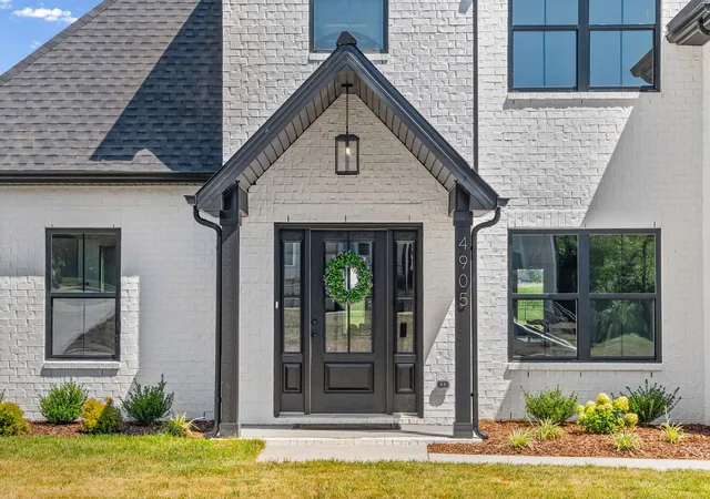 Photo 2 of Single family home for sale at 4905 Royal View Way, Clarksville, TN 37040 | MLS# 3516555 | Listing updated on 2026-10-19