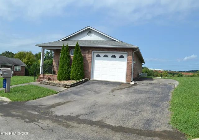Photo 3 of Condo for sale at 2365 Governors Ct, Maryville, TN 37801 | MLS# 3510794 | Listing updated on 2026-08-27