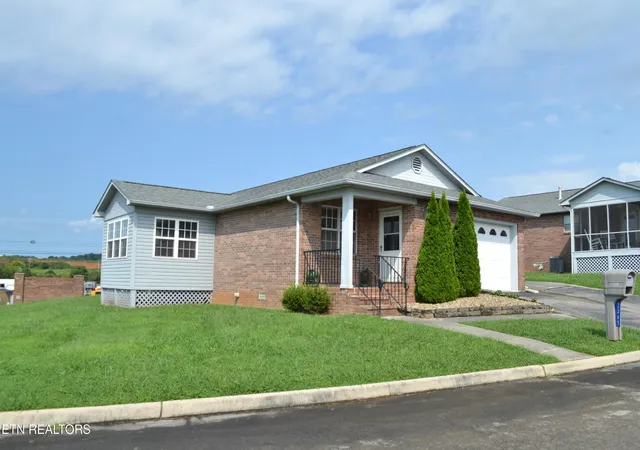 Listing Photo 4 - Condo for sale in building located at 2365 Governors Ct, Maryville, TN 37801