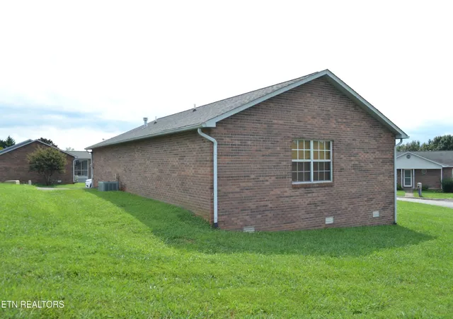 Listing Photo 5 - Condo for sale in building located at 2365 Governors Ct, Maryville, TN 37801