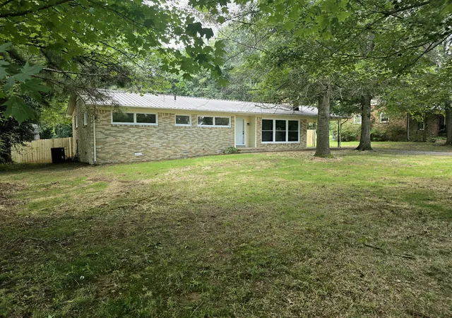 1st image of 1606 Hilltop Dr, Lawrenceburg, TN 38464 | MLS# 3510881