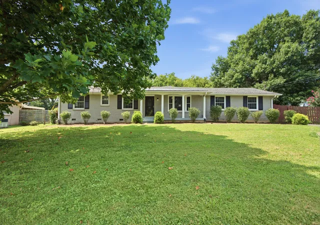 Photo 1 of Single family home for sale at 114 Wessington Pl, Hendersonville, TN 37075 | MLS# 3512757 | Listing updated on 2026-08-20