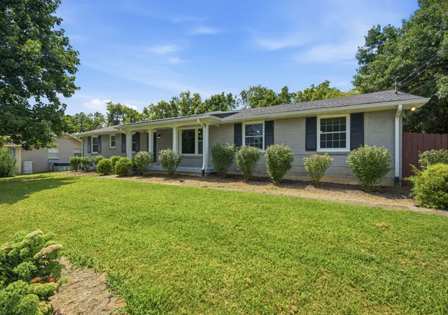 Photo 2 of Single family home for sale at 114 Wessington Pl, Hendersonville, TN 37075 | MLS# 3512757 | Listing updated on 2026-08-20