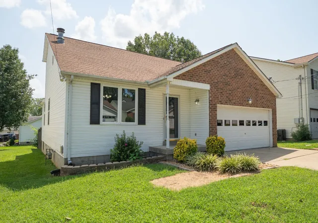 1st image of 104 Edgehill Ln, Hendersonville, TN 37075 | MLS# 3513617